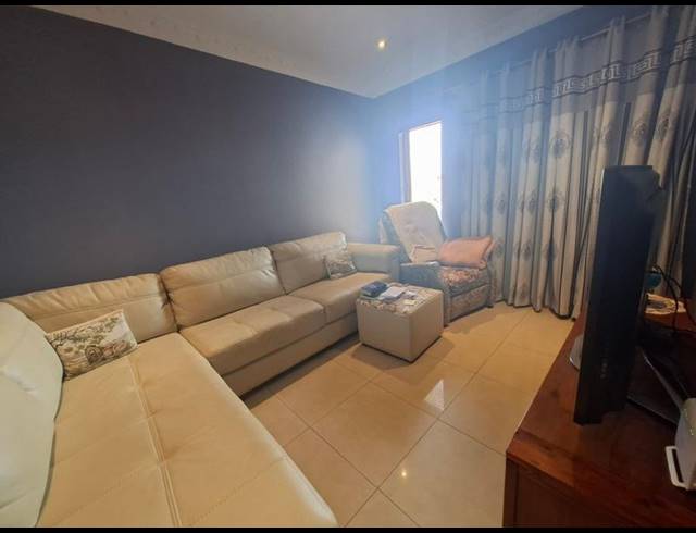 5 BEDROOM HOUSE FOR SALE IN SAGEWOOD